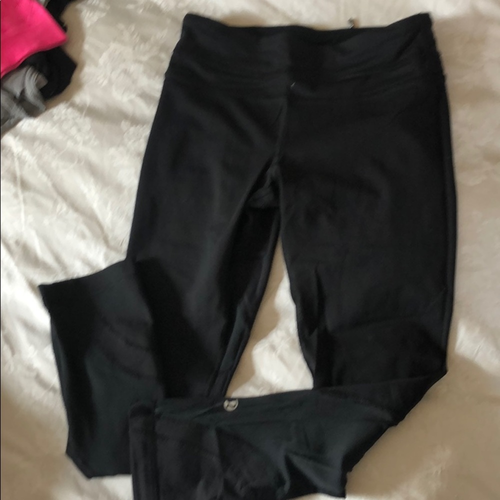 Lululemon black cropped leggings